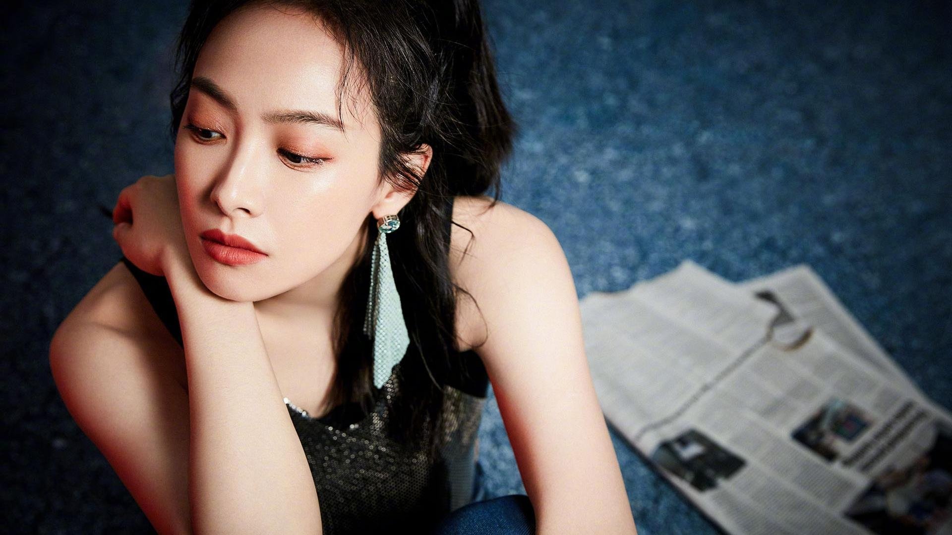 24小时疯狂追逐：夜色中WRC激烈追赶赛场实录，24小时疯狂歌曲